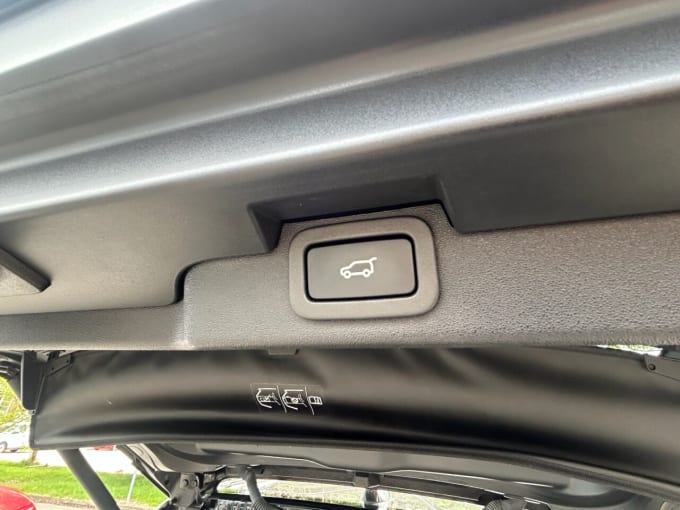 2025 Land Rover Discovery