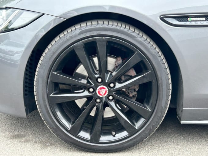 2025 Jaguar Xe