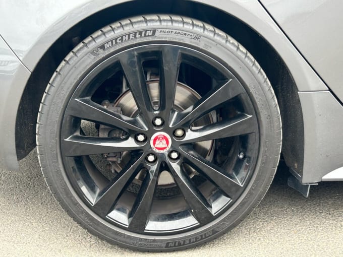 2025 Jaguar Xe