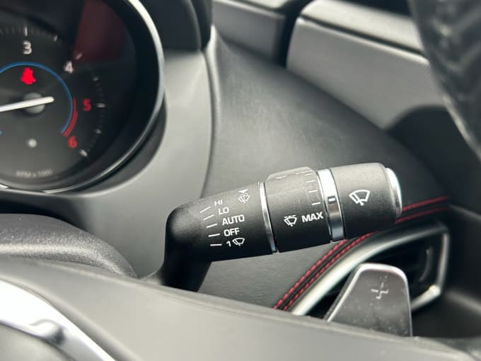 2025 Jaguar Xe