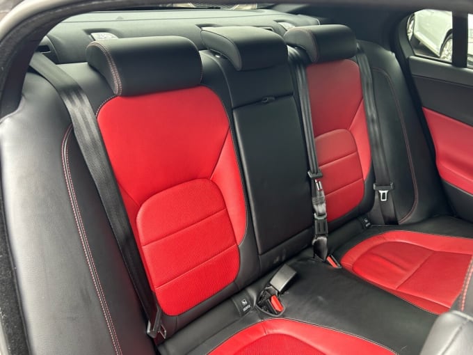2025 Jaguar Xe