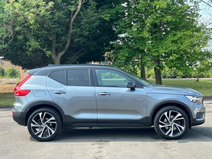 2025 Volvo Xc40