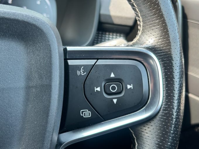 2025 Volvo Xc40
