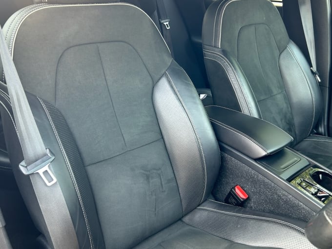2025 Volvo Xc40
