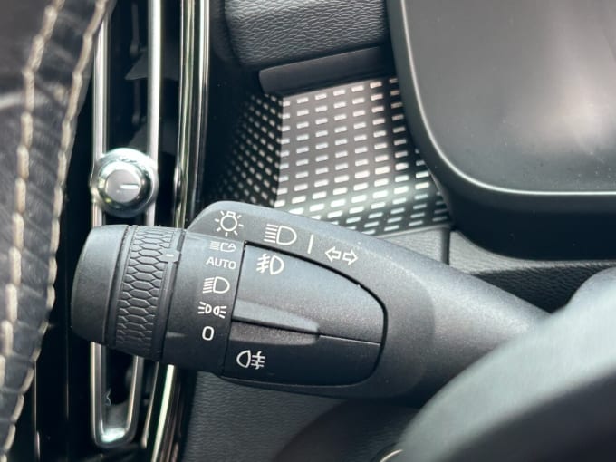 2025 Volvo Xc40