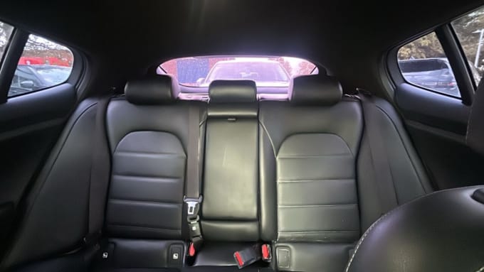 2025 Kia Stinger