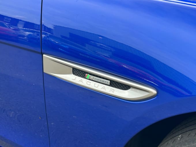 2025 Jaguar Xe