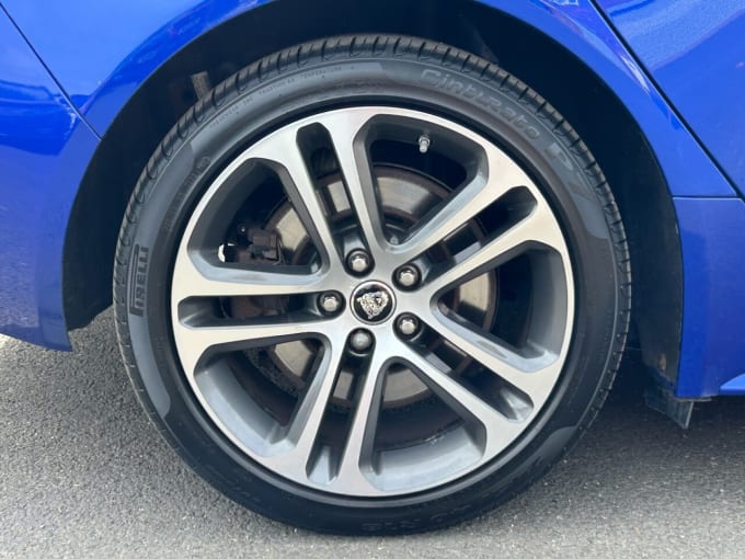 2025 Jaguar Xe