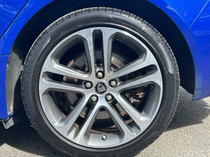 2025 Jaguar Xe