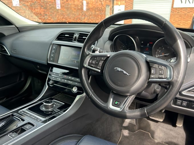 2025 Jaguar Xe