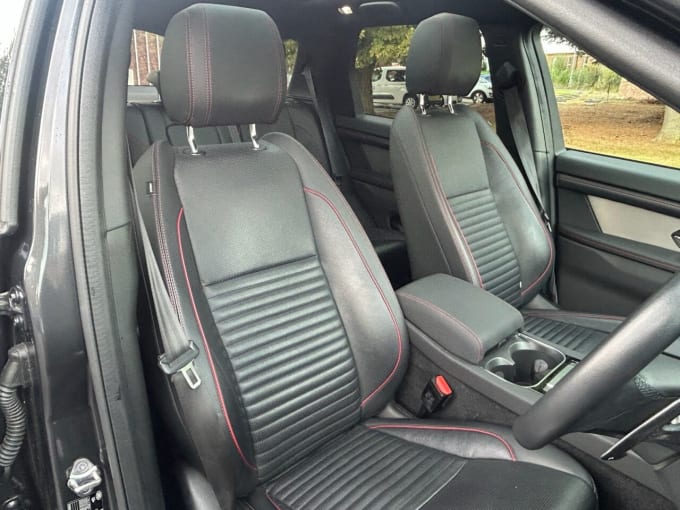2025 Land Rover Discovery Sport
