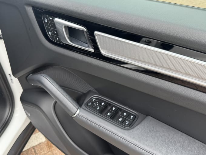 2023 Porsche Cayenne
