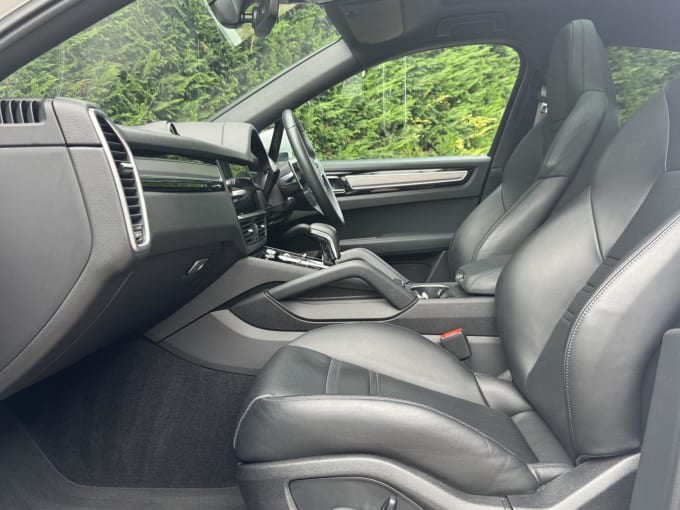 2023 Porsche Cayenne