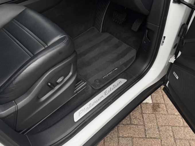 2023 Porsche Cayenne