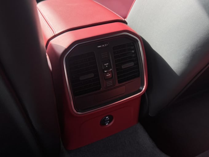 2024 Porsche Macan