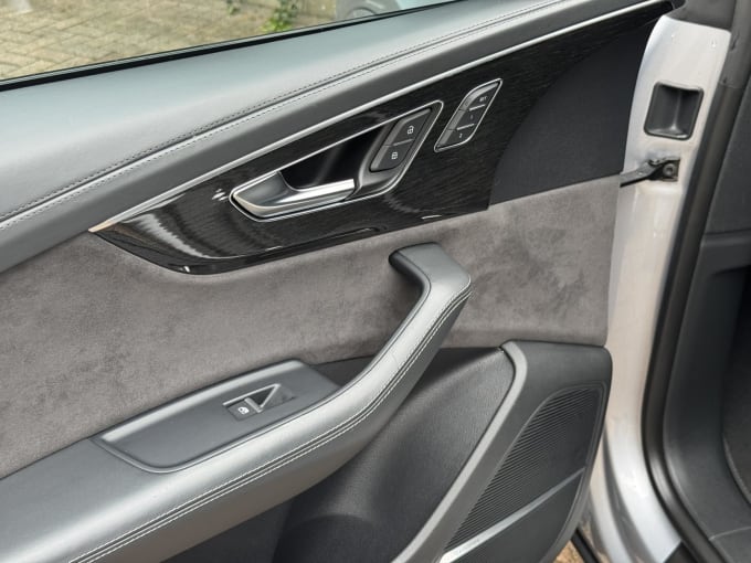 2020 Audi Q8