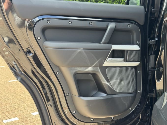 2024 Land Rover Defender 110