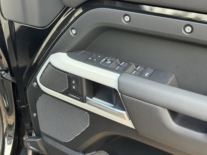 2024 Land Rover Defender 110