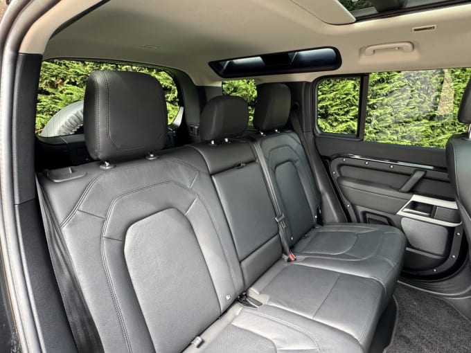2024 Land Rover Defender 110