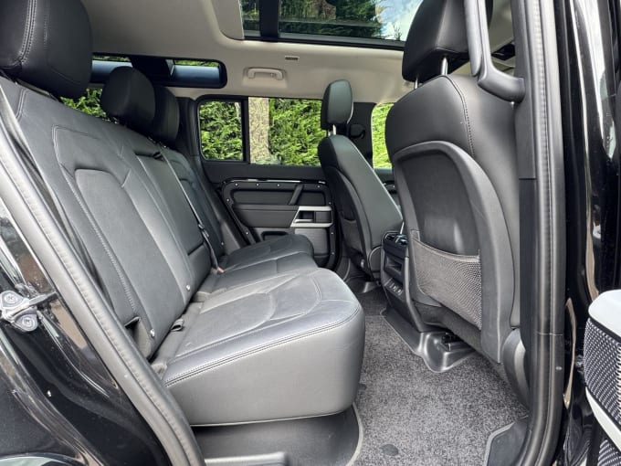 2024 Land Rover Defender 110