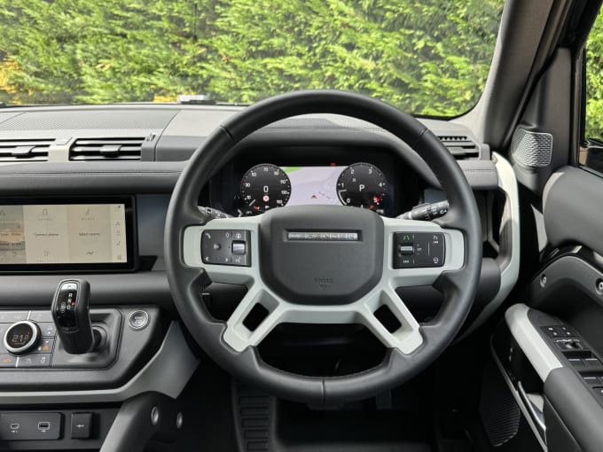 2024 Land Rover Defender 110