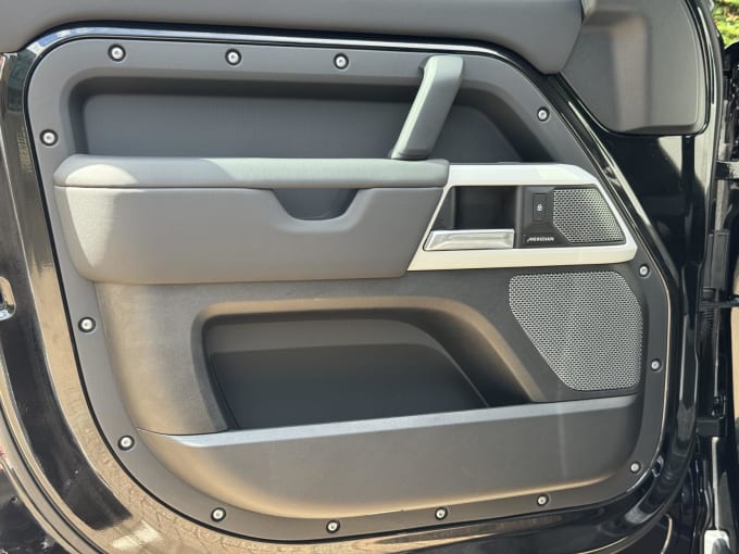 2024 Land Rover Defender 110