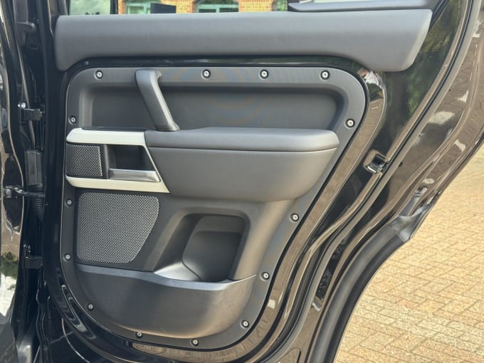 2024 Land Rover Defender 110