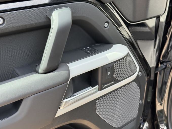 2024 Land Rover Defender 110