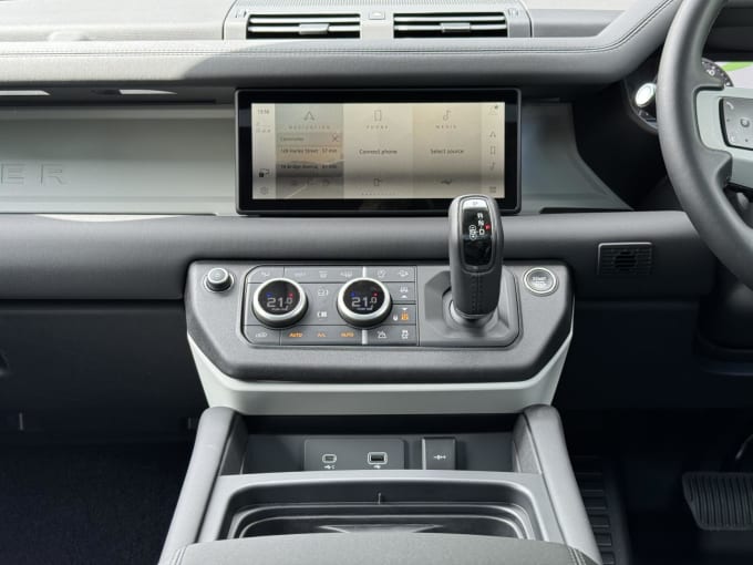 2024 Land Rover Defender 110