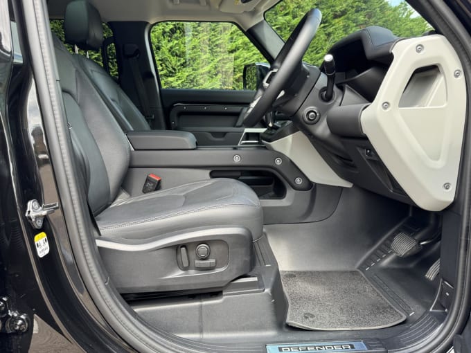 2024 Land Rover Defender 110