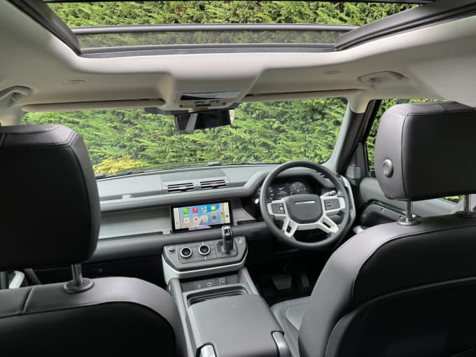 2024 Land Rover Defender 110