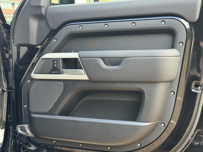 2024 Land Rover Defender 110