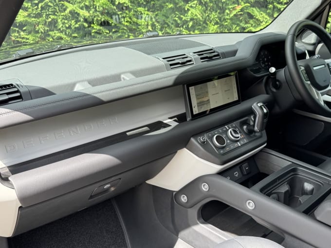2024 Land Rover Defender 110