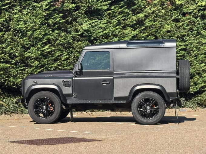 2010 Land Rover Defender 90