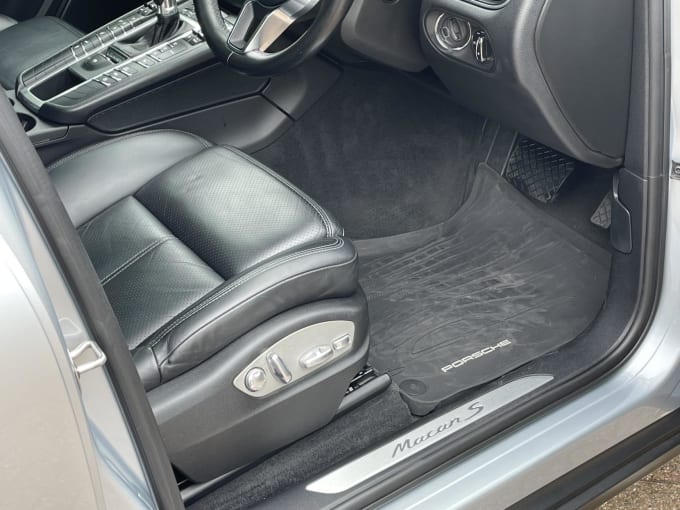2018 Porsche Macan