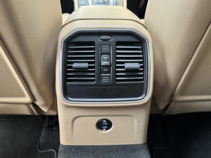 2020 Porsche Macan