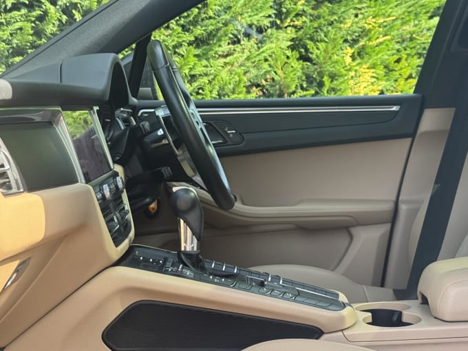 2020 Porsche Macan