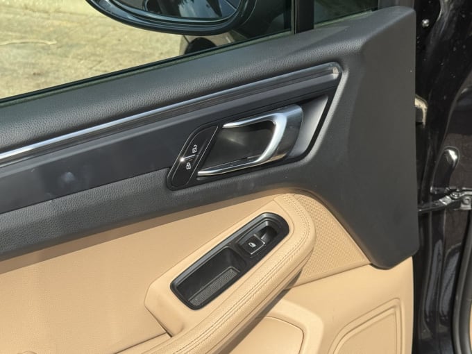 2020 Porsche Macan