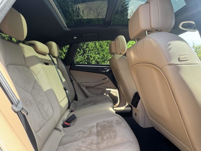 2020 Porsche Macan