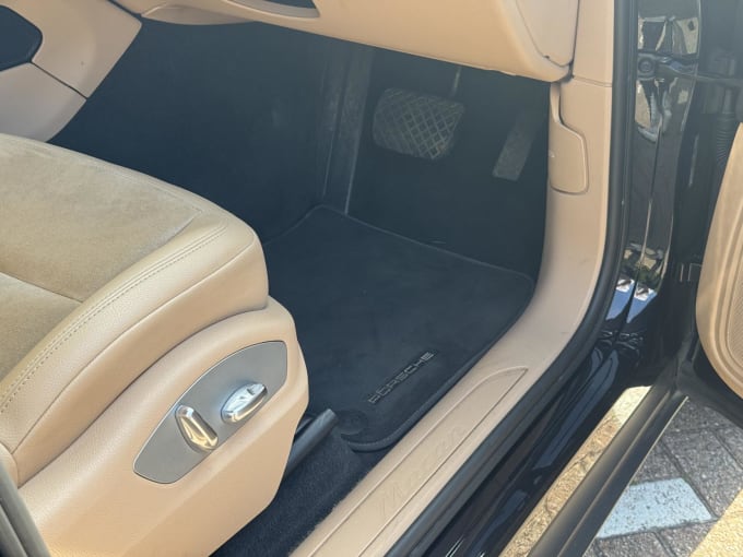 2020 Porsche Macan