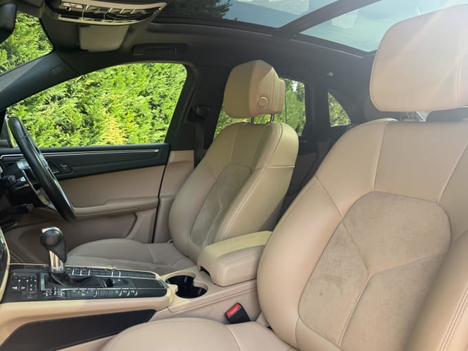 2020 Porsche Macan