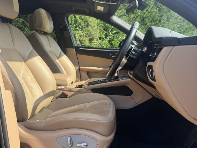 2020 Porsche Macan