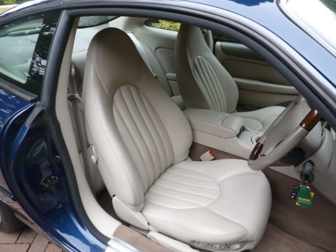 2000 Jaguar Xk8