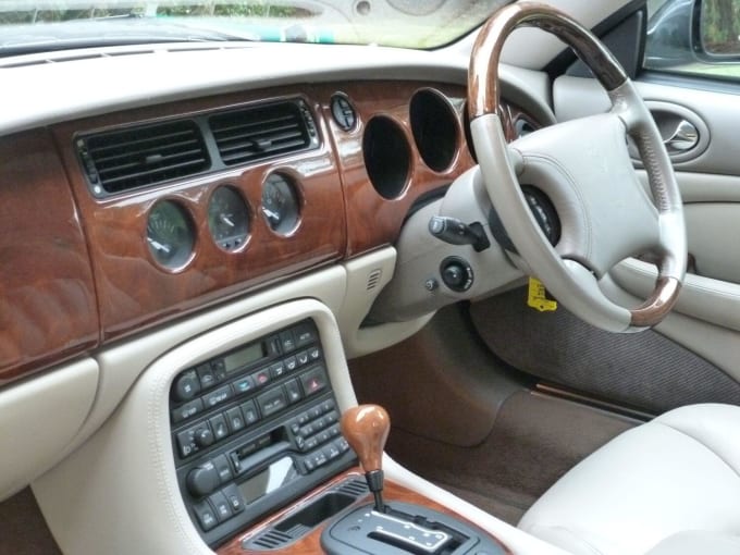 2000 Jaguar Xk8