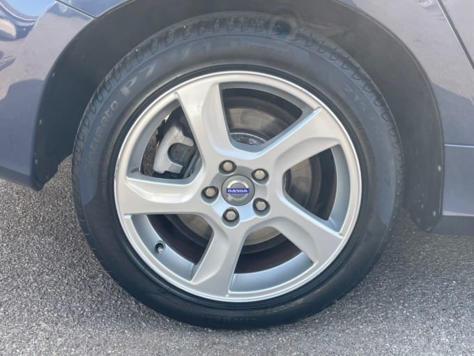 2025 Volvo V60
