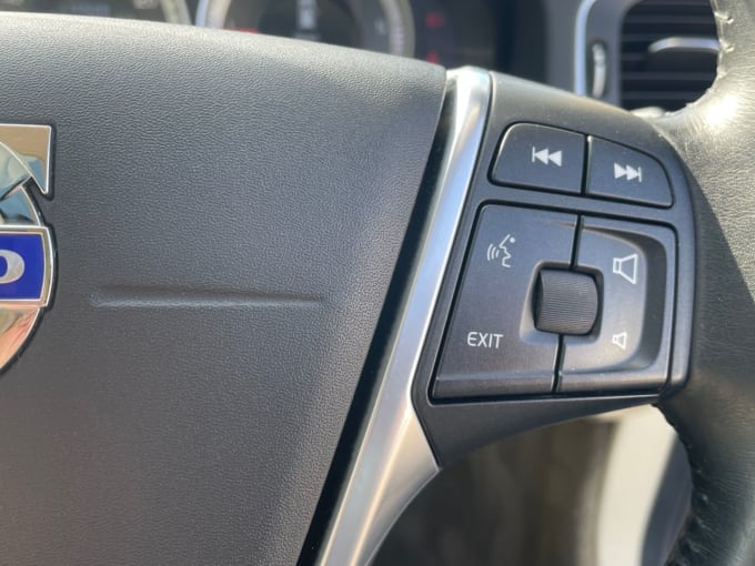 2025 Volvo V60