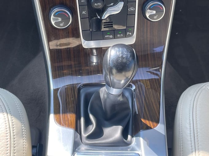 2025 Volvo V60