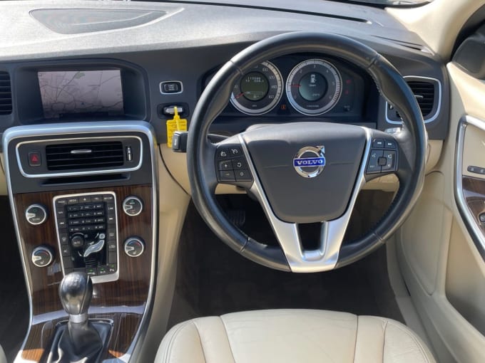 2025 Volvo V60