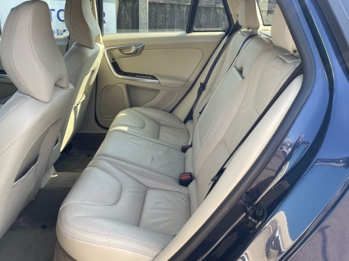 2025 Volvo V60