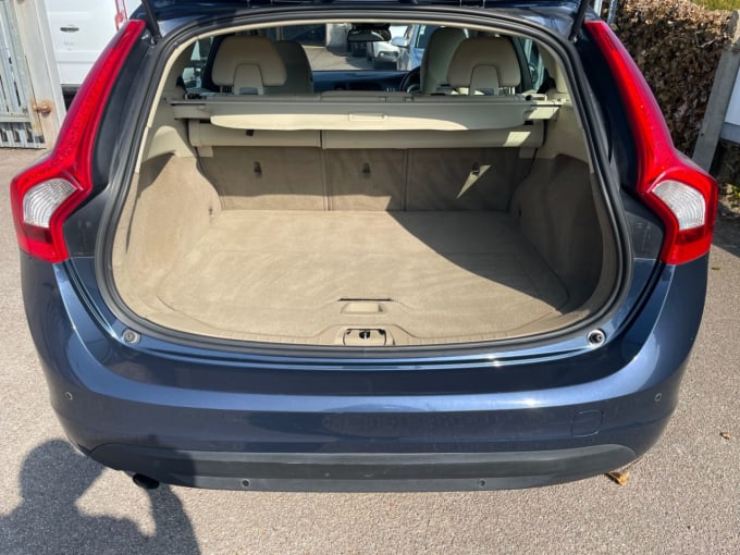 2025 Volvo V60